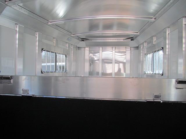 Trailer Photo 12