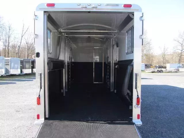 Trailer Photo 12