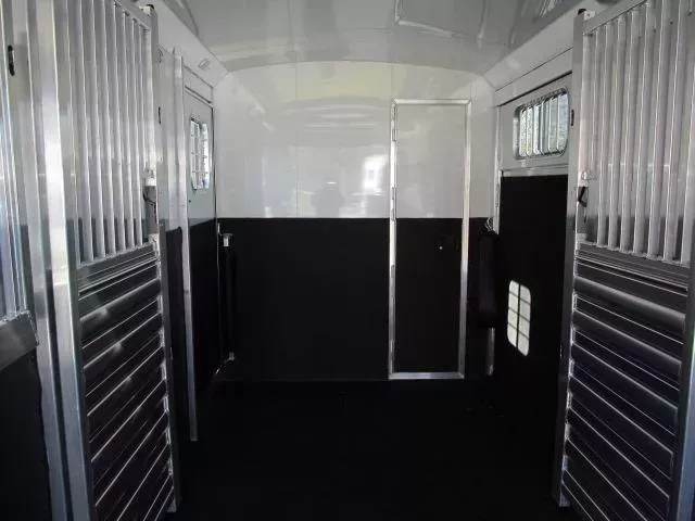 Trailer Photo 14