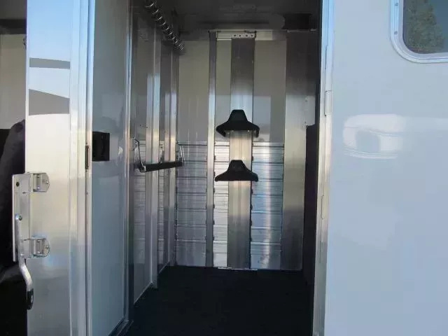 Trailer Photo 17