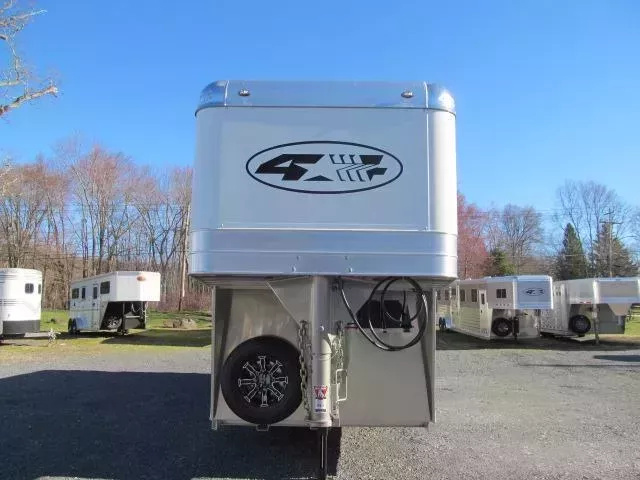 2026 4-star 2 plus 1 with dressing room and extended box stall