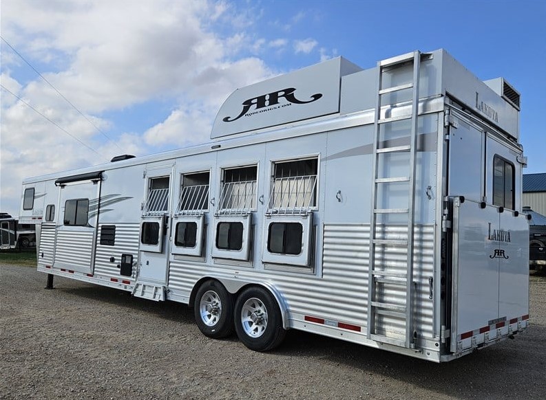 2021 Lakota C8415
