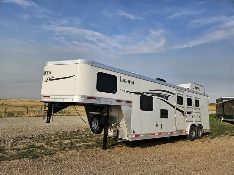 2015 Lakota 8311