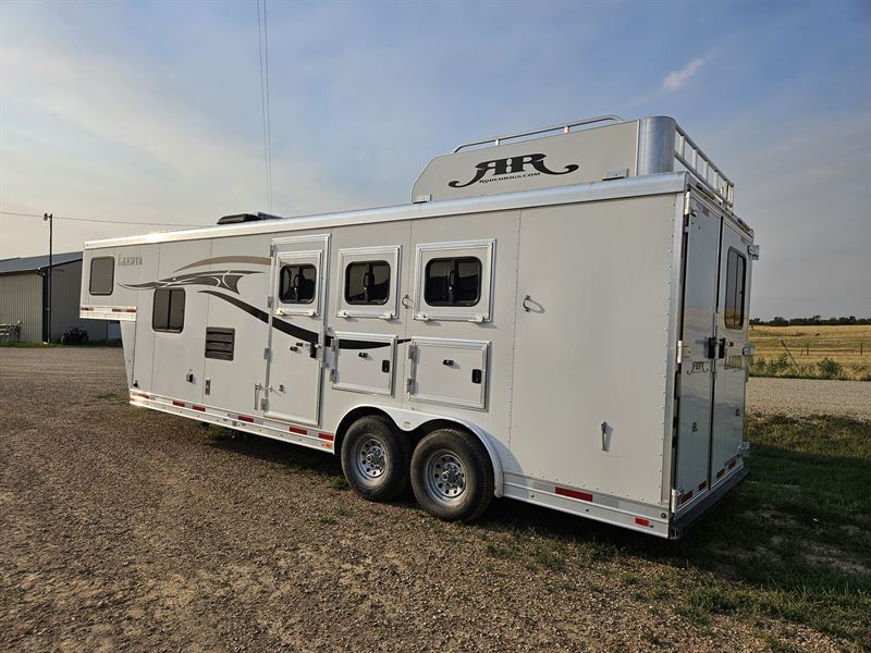 2015 Lakota 8311