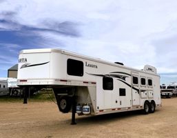 2015  horse Lakota AC8311