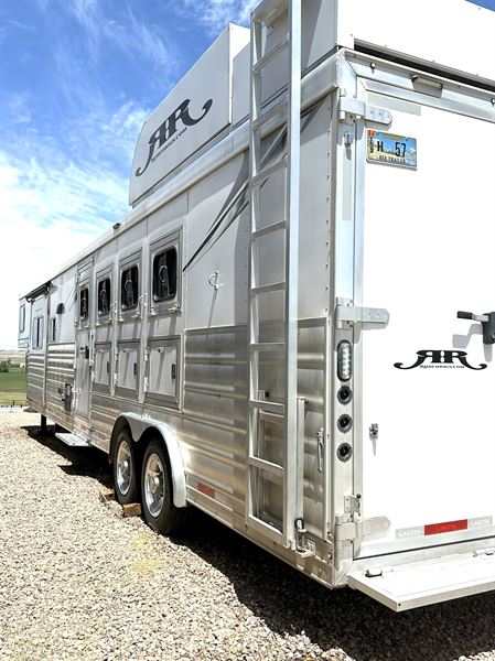 2022 Lakota ch8415rk