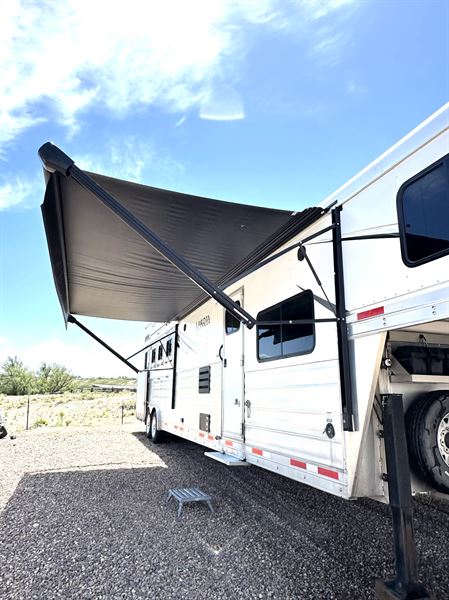 2022 Lakota ch8415rk