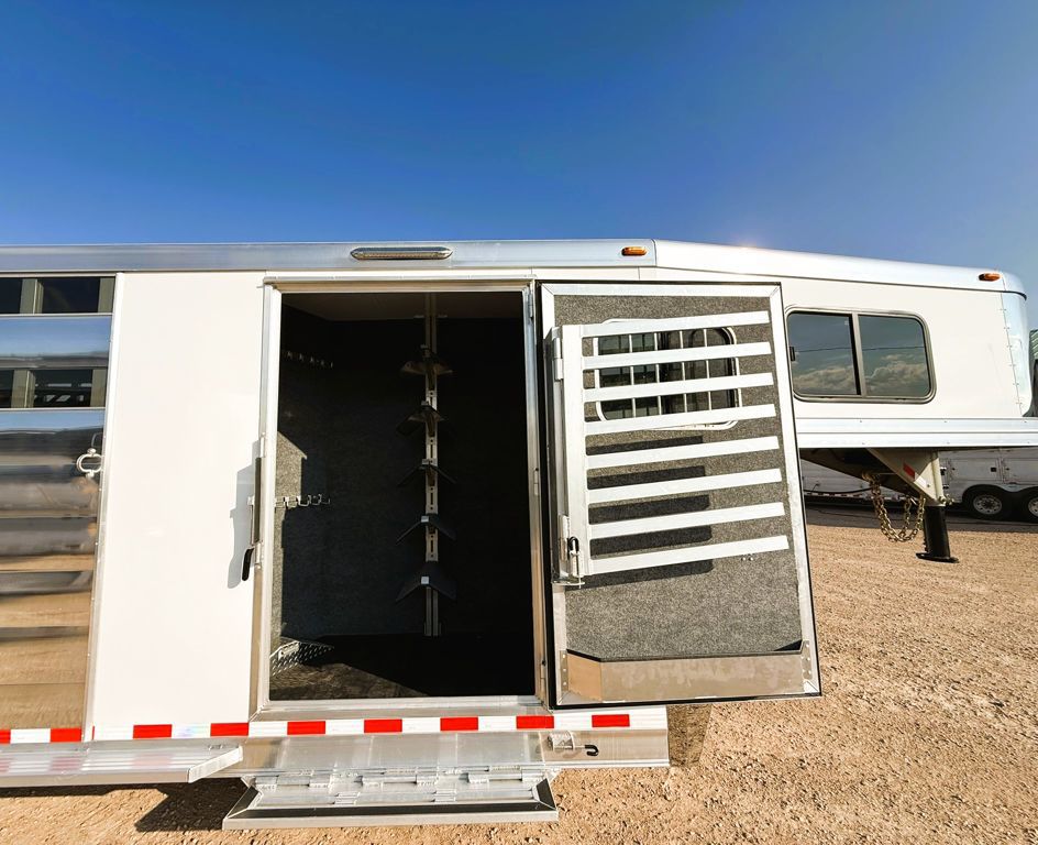 2026 Twister Trailer 5 horse