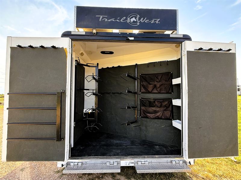 Trailer Photo 11