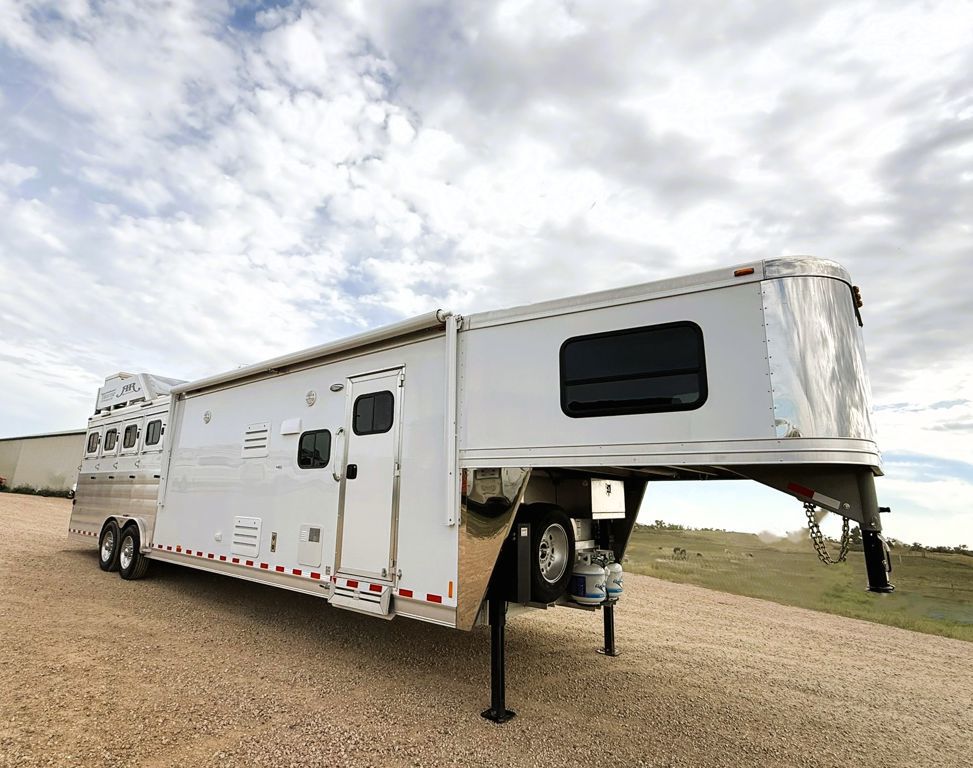 Trailer Photo 4