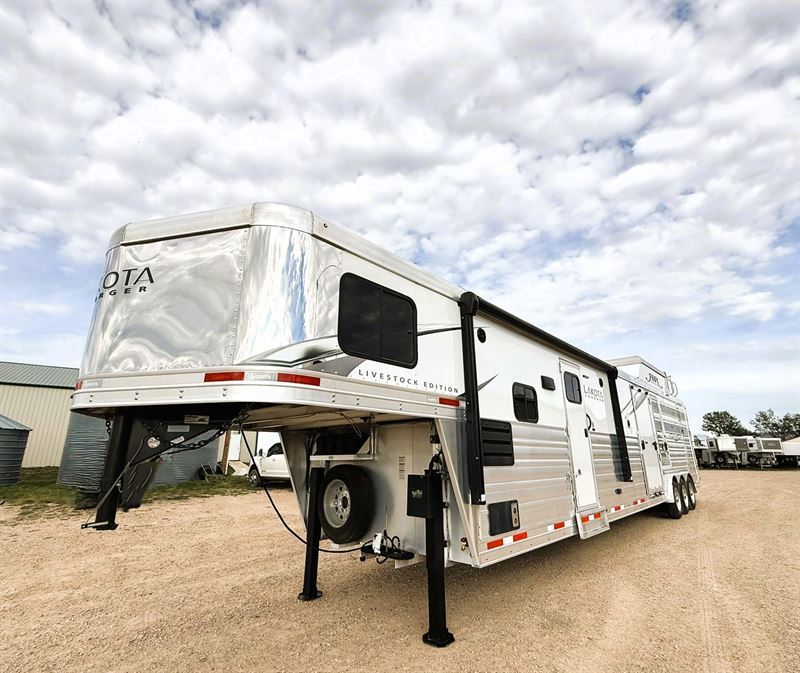 2023 Lakota Le81415Bbt