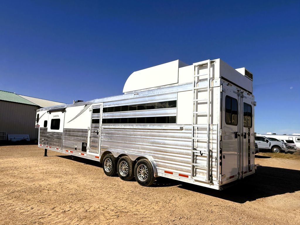 Trailer Photo 2