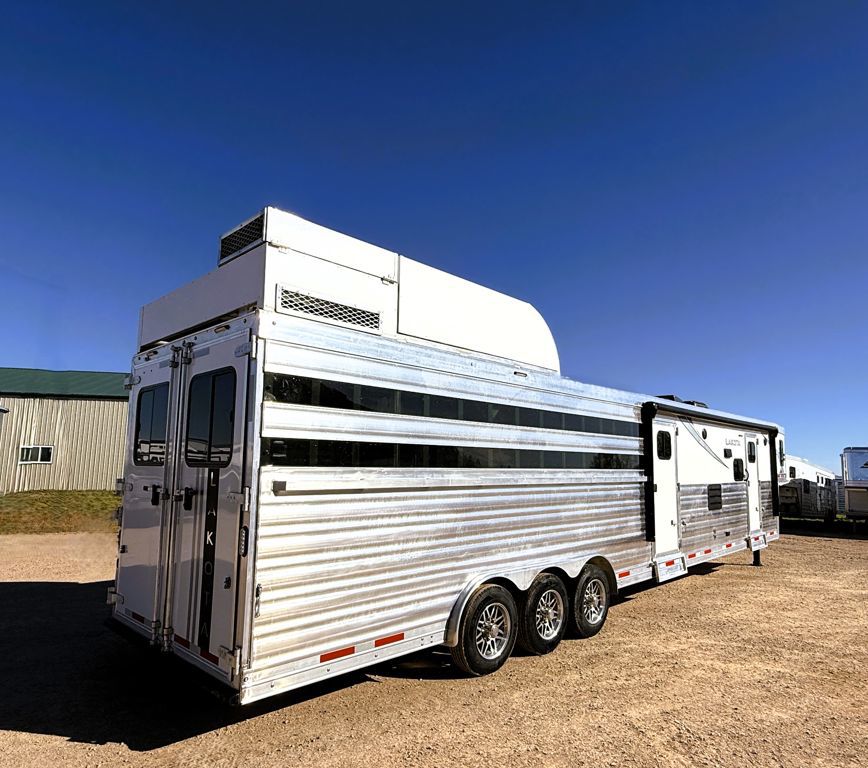 Trailer Photo 3