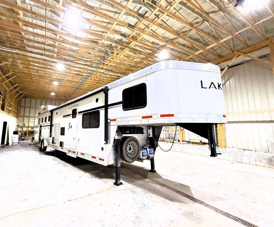 Trailer Photo 4