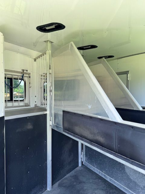 Trailer Photo 19