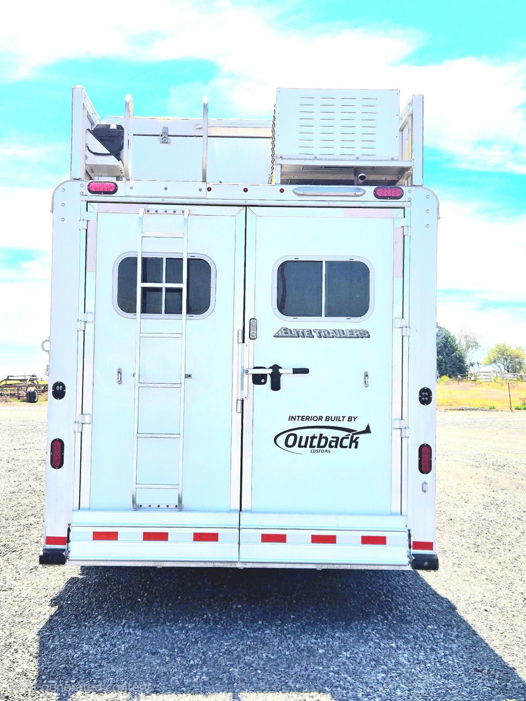 Trailer Photo 19