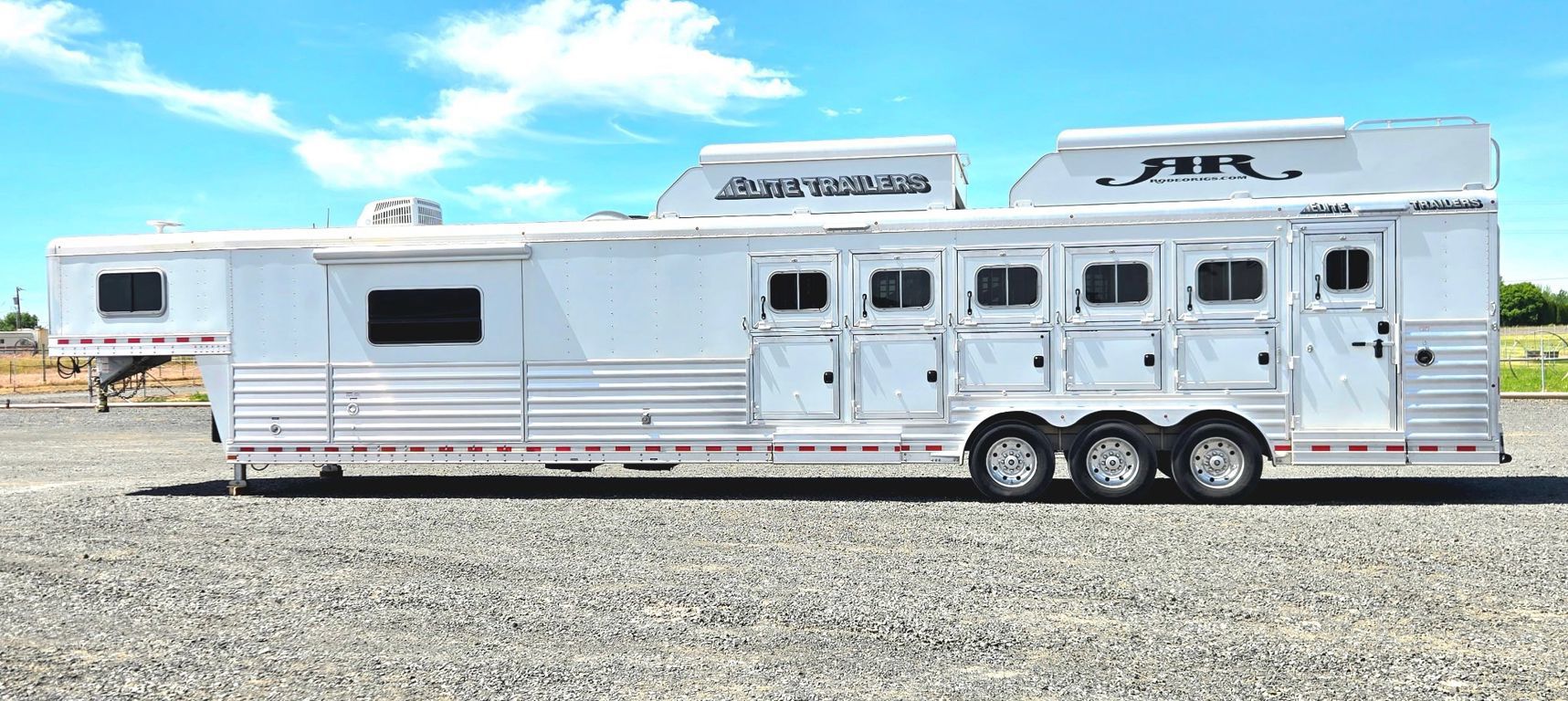 Trailer Photo 7