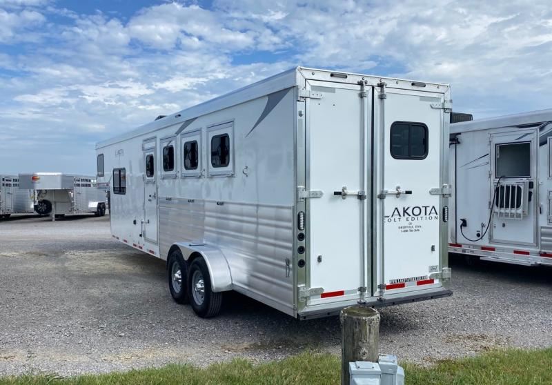 2024 Lakota colt 49 horse trailer