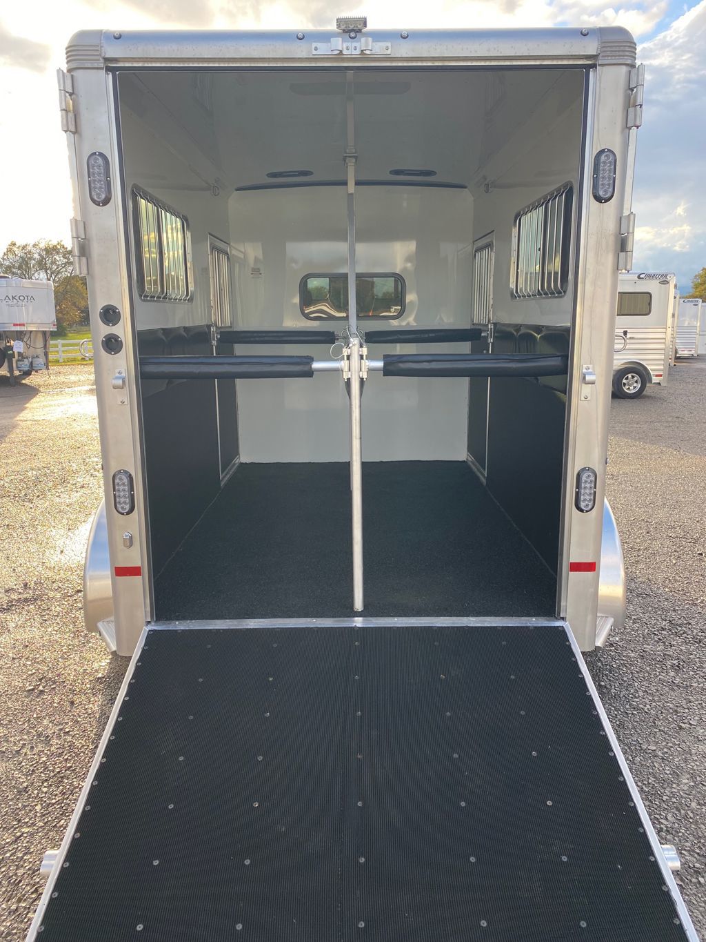 2026 Sundowner charter tr se 2 horse bp