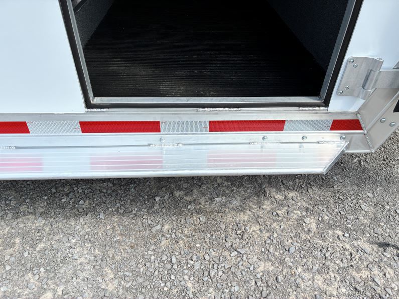 2026 Kiefer Built 4 horse head-to-head trailer with a tack room