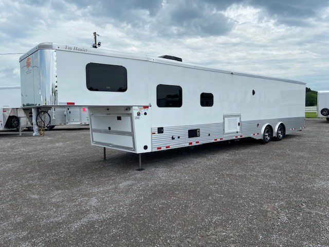 2026 Sundowner 2286gm pro grade 42ft toy hauler