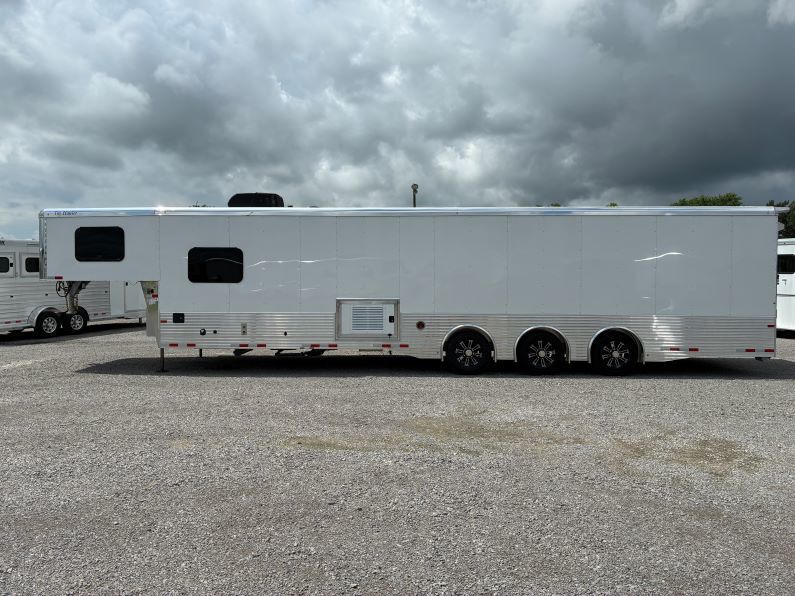 2026 Sundowner 1786gm pro grade 42ft toy hauler