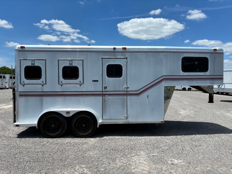 1995 Tracer 2 horse slant load w/ tack room