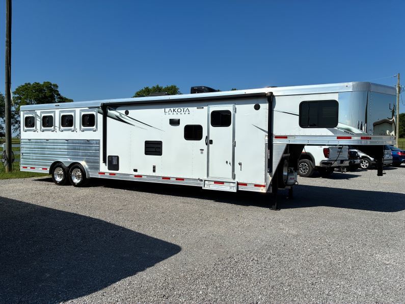 Trailer Photo 2