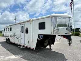 2008 4 Horse horse American Spirit 4 Horse Slant Load Trailer w/ Living Quarters