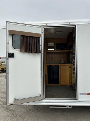 Trailer Photo 15