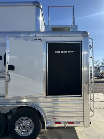 Trailer Photo 3