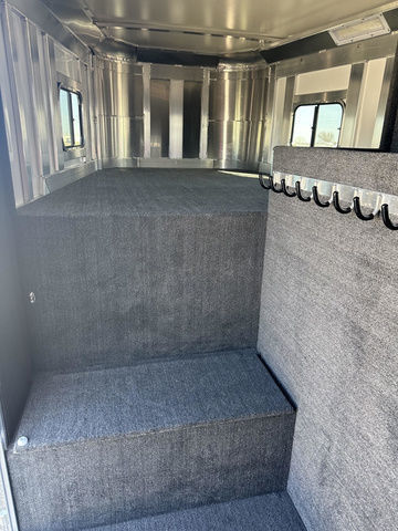 2026 Hart tradition 4h smarttack horse trailer