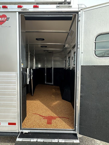 Trailer Photo 7