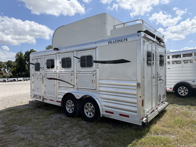 Trailer Photo 2