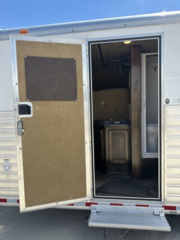 Trailer Photo 11