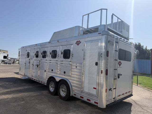 Trailer Photo 2