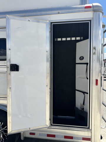 Trailer Photo 3