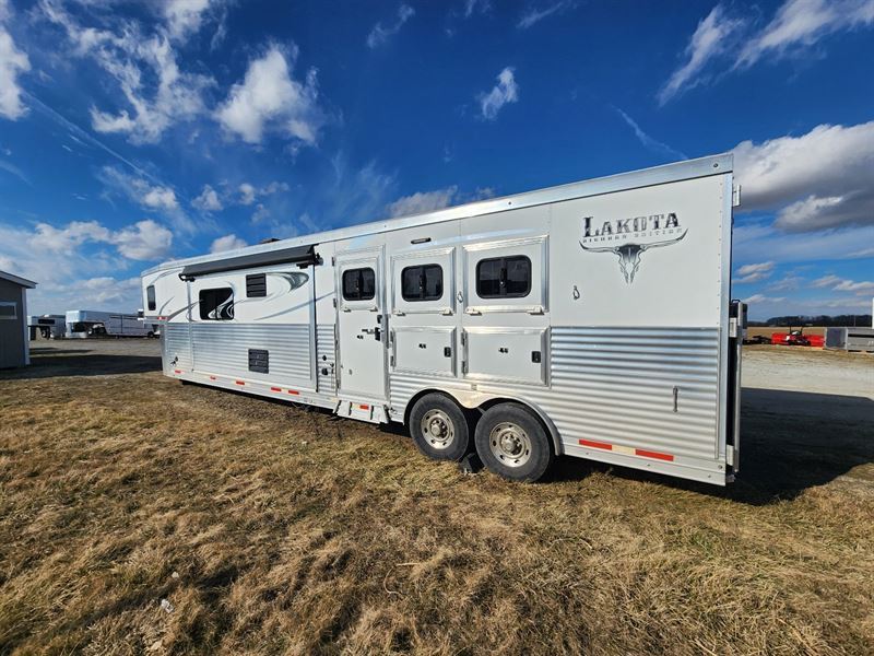 2018 Lakota bh8317sr