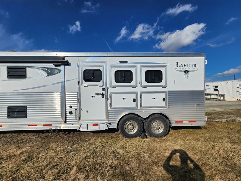 2018 Lakota bh8317sr