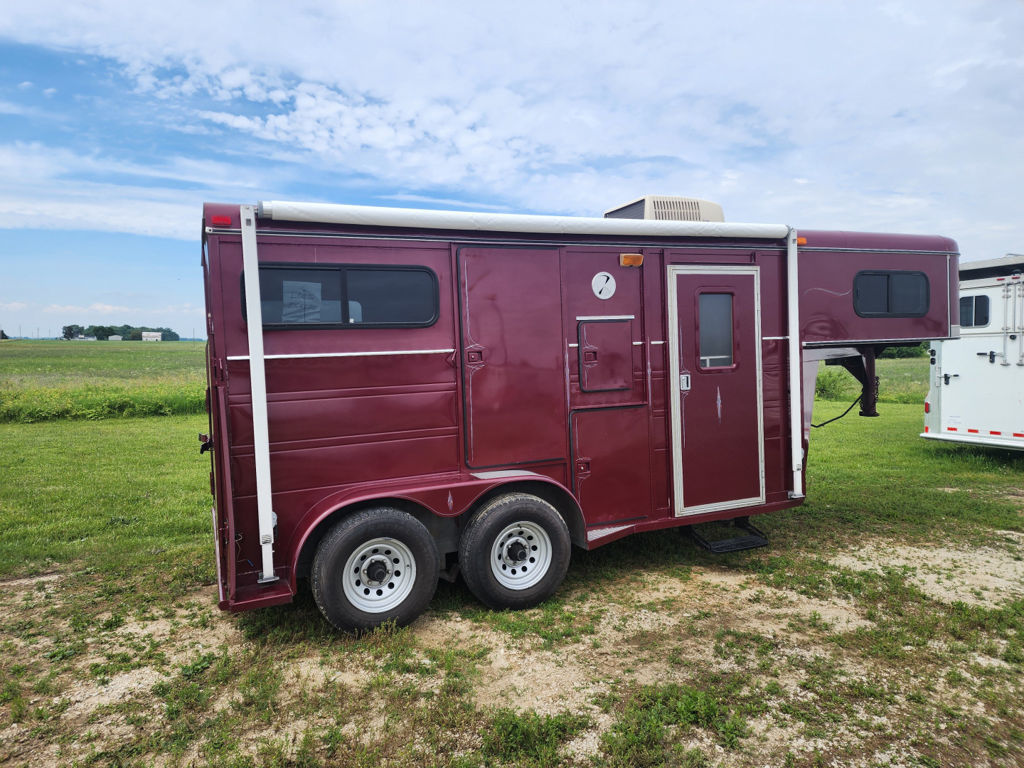 1999 Valley 1999 big valley lq horse trailer 2h straight load