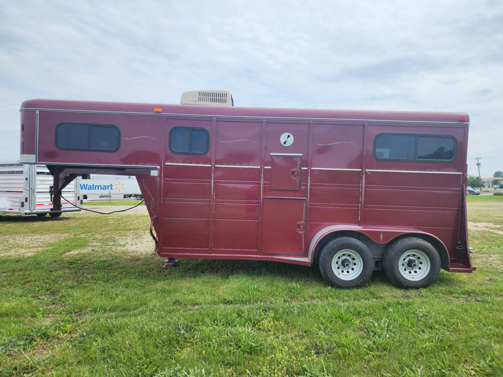 1999 Valley 1999 big valley lq horse trailer 2h straight load