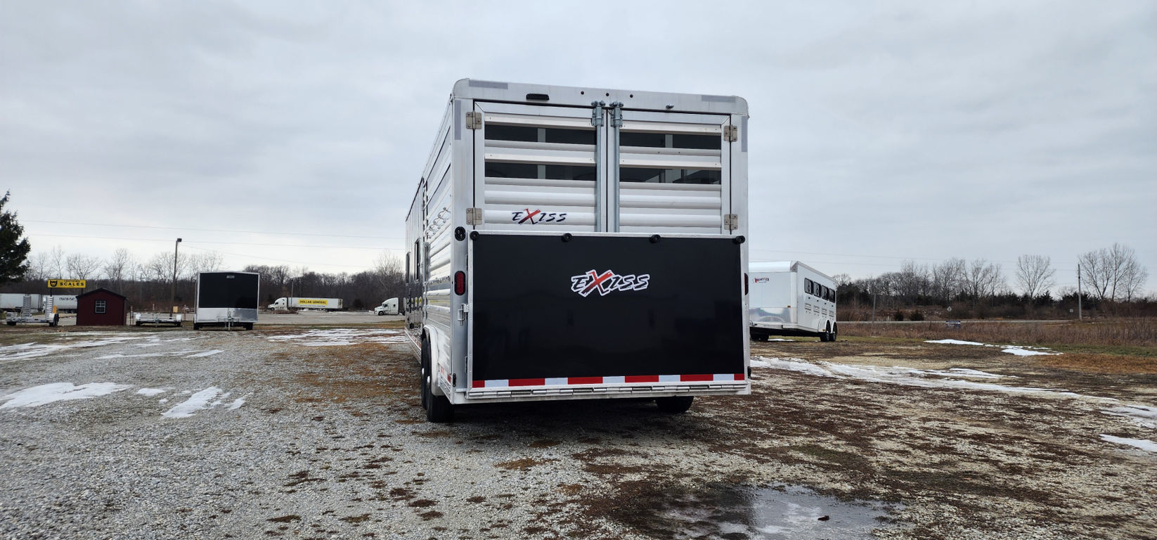 Trailer Photo 16