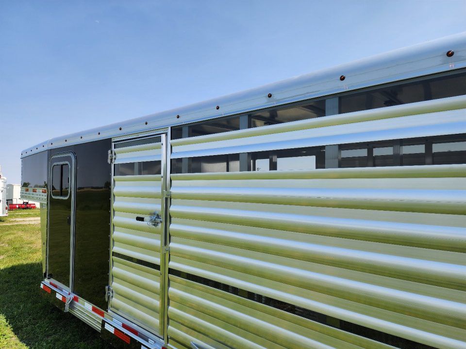 Trailer Photo 8