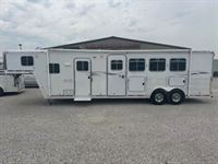2003 4 horse Featherlite Trailers 8581 4 Horse 10' Living Quarter