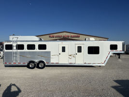 2004 4 horse Merhow Trailers 4 Horse Gooseneck