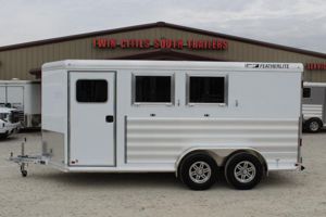 2025 2 horse Featherlite Trailers 2 Horse Slant Nose Bumper Pull
