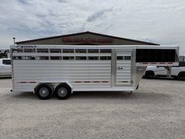 2026 Stock horse Featherlite Trailers 8117