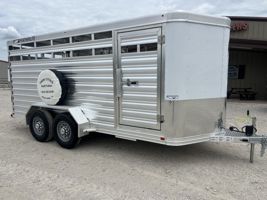 2026 Stock horse Featherlite Trailers 8107