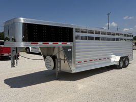 2026 Stock horse Featherlite Trailers 24' Stock Gooseneck 8117