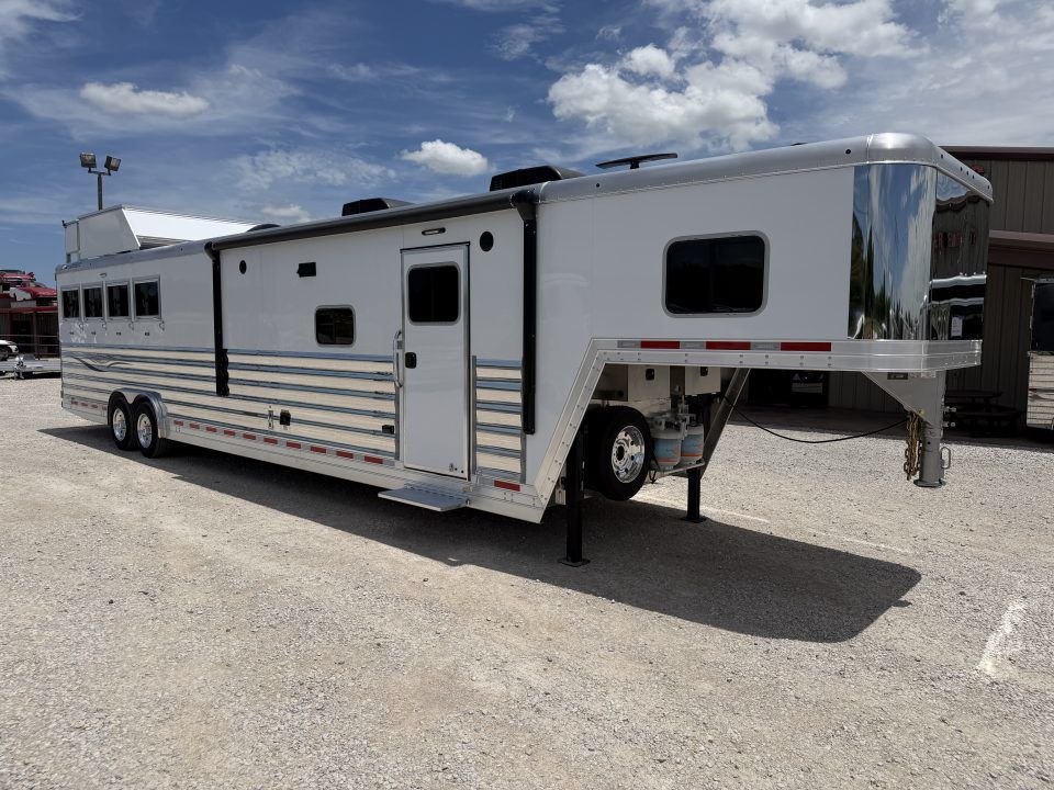 Trailer Photo 1